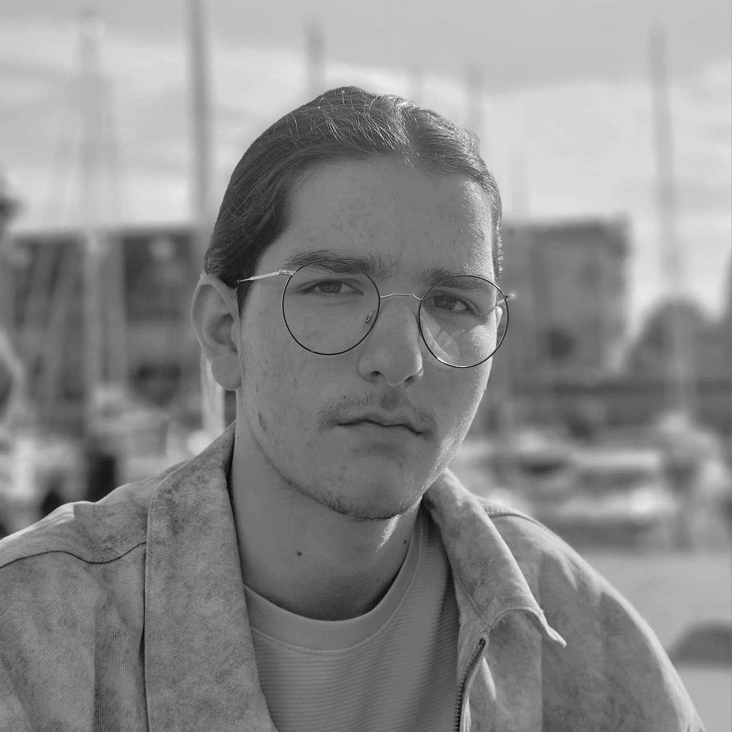 Yoans's headshot